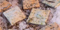 Mediterranean Umami - krakersy z algami Kelp i tymiankiem, 100g
