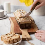 Carre' - drożdżowa babka z owocami leśnymi i jogurtem, 400g, Galup