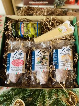 Zestaw Świąteczny: Salami,  Ser,  Oliwki