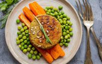 Hamburger wegański z groszkiem i marchewką - danie gotowe 200g