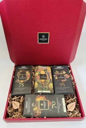 Zestaw ciemnych czekolad prestige Amedei w eleganckim pudełku
